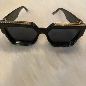 Authentic Louis Vuitton 1.1 Millionaires Sunglasses Z1165W 93L 55-17-145